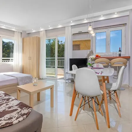 Apartment 4. Sea View Luxury For 4 In Rhodes Centre!